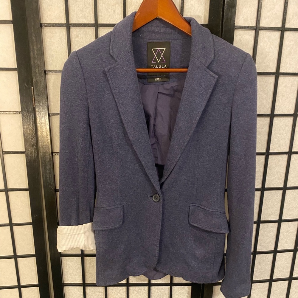 👩🏻‍💼Women’s blazer by Talula